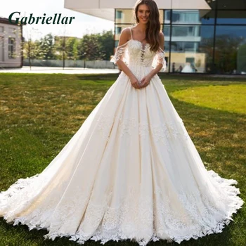 Gabriellar Изысканные свадебные платья трапециевидной формы с V-образным вырезом, Кружевные аппликации, Стреловидный шлейф, Свадебное платье по индивидуальному заказу